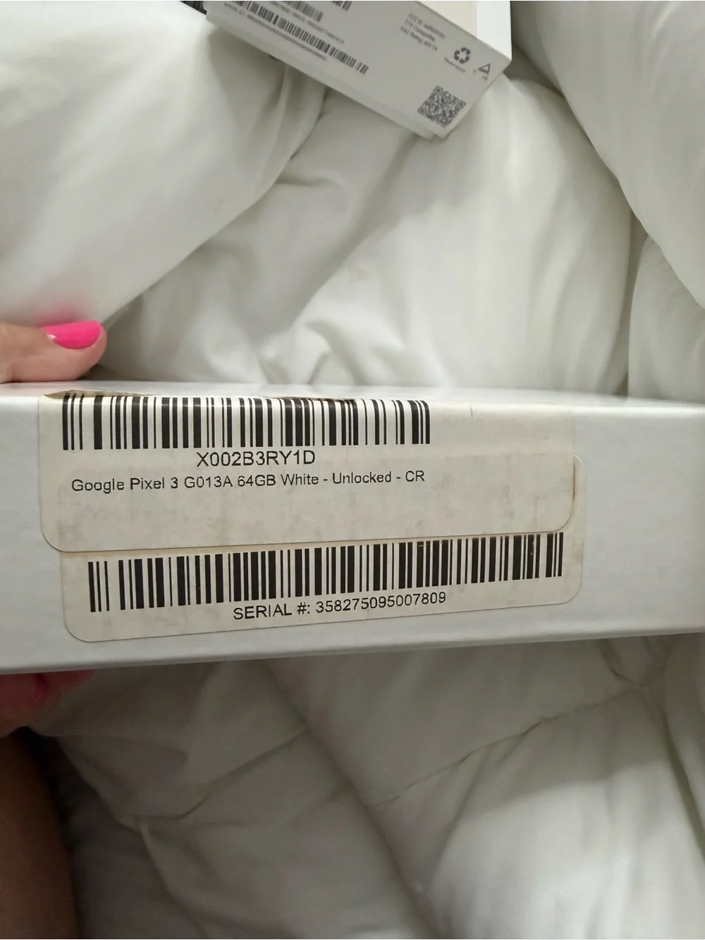 google Pixel 3 Box Packaging in White with Black Text